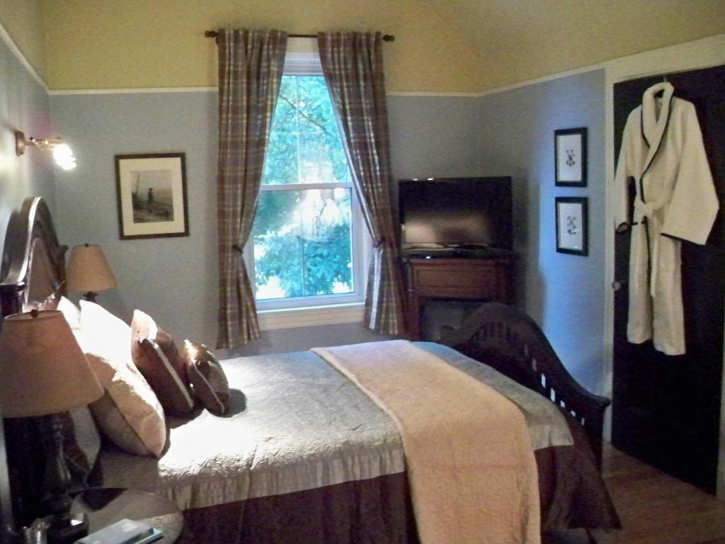 Quartermain House Bed & Breakfast Фредериктон Номер фото